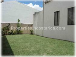 Escazu real estate, escazu houses for rent, escazu rentals, houses in gated community, 2 level houses, private gated community, near FORUM, close to Multiplaza
