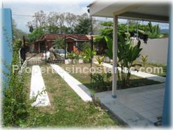 3 Bedroom Single Family Home in Downtown Jaco