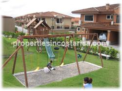 like new, tenis court, pool, green