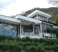 Affordable Contemporary Rental Home in Mountain Setting