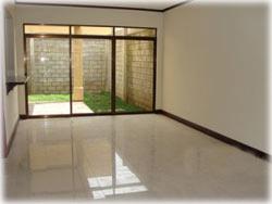 Costa Rica real estate, Heredia Homes for rent, Heredia gated community home, brand new home for rent, garden