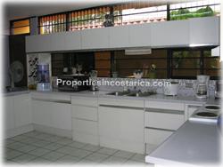 Cariari Costa Rica, Cariari real estate, near schools, golf, shopping, exotic houses, exotic homes, retro style houses, vintage home, 70 style house, late 70s house, fixer upper homes, Costa Rica real estate, 1853