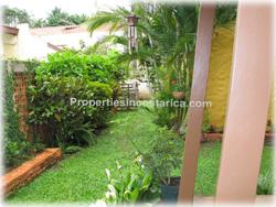 Cariari Costa Rica, Cariari real estate, near schools, golf, shopping, exotic houses, exotic homes, retro style houses, vintage home, 70 style house, late 70s house, fixer upper homes, Costa Rica real estate, 1853