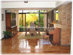Cariari Costa Rica, Cariari real estate, near schools, golf, shopping, exotic houses, exotic homes, retro style houses, vintage home, 70 style house, late 70s house, fixer upper homes, Costa Rica real estate, 1853