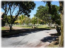 Detached house for rent, Santa Ana condo, green areas, security, supermarkets,