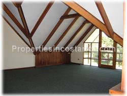Detached house for rent, Santa Ana condo, green areas, security, supermarkets,