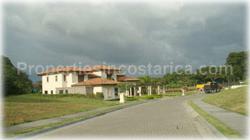 Santa Ana for sale, golf community, gated, opportunity, brand new, pool, upscale, location, malls, banks, schools, business centers, 1624