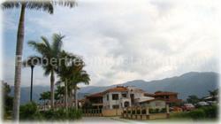 Santa Ana for sale, golf community, gated, opportunity, brand new, pool, upscale, location, malls, banks, schools, business centers, 1624