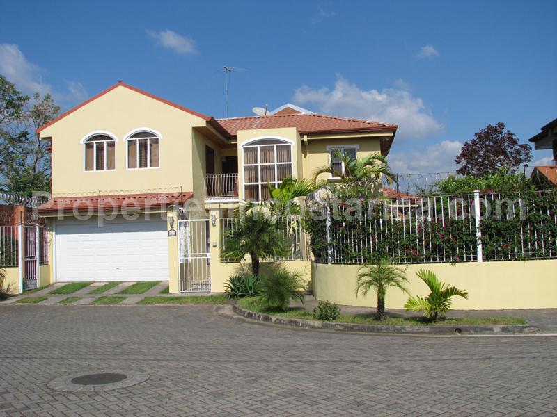 Cozy Residential house for Sale in Heredia, ID CODE 1712