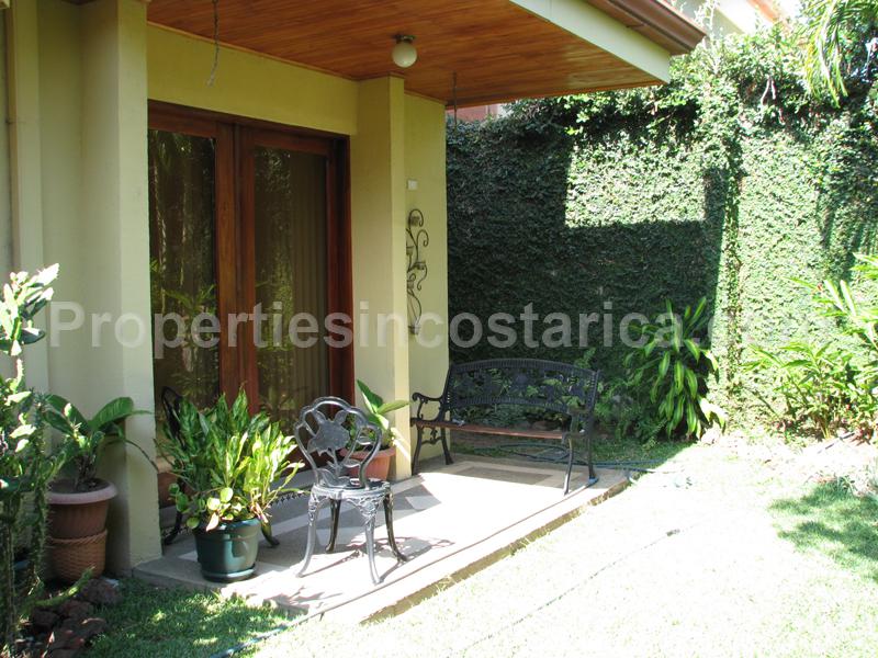 Cozy Residential house for Sale in Heredia, ID CODE 1712