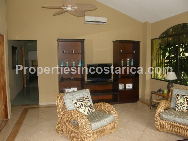 Single family home with pool in Herradura , ID CODE1950