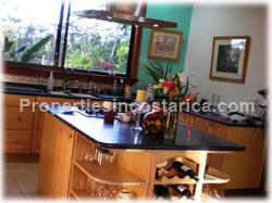 opportunity, city, beach, airport, proximity, nature, extra apartment, guest area, retreat, mountain 