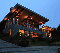 One of a kind location above the city in large private quiet area