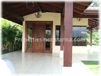 Nature oriented gated community home with pool in Atenas