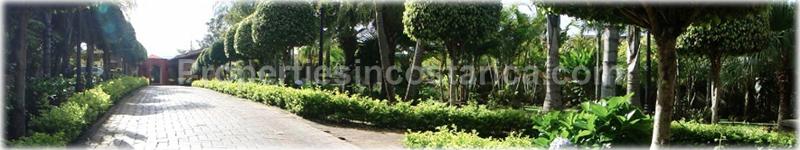 Costa Rica real estate, Luxury homes Costa Rica, Curridabat Costa Rica, Colonial style homes, large gardens, near city