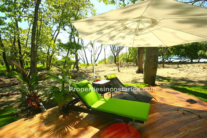 Beachfront estate for sale in Santa Teresa, ID CODE 1879