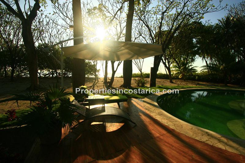 Beachfront estate for sale in Santa Teresa, ID CODE 1879