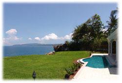 House for sale with ocean front in Costa Rica