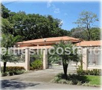 Unique Custom Built Home in Ciudad Colon