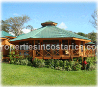 Wonderful lakefront property for sale in Arenal