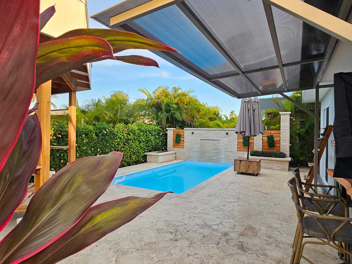 Beachfront Condos in Costa Rica Vs Beach Houses: Which Is Better For Your Investment Strategy?