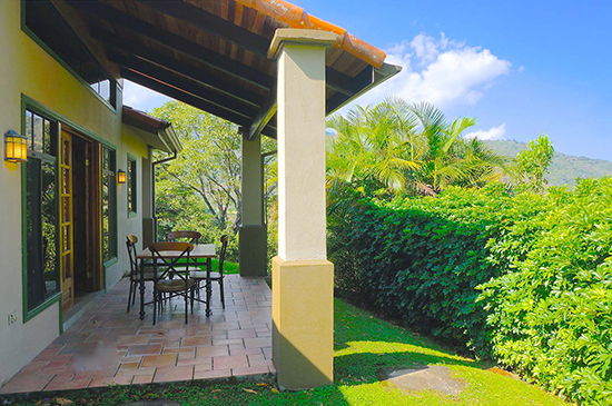 Coziest 1-Level Furnished Home for Rent in Santa Ana. Brand new furniture!