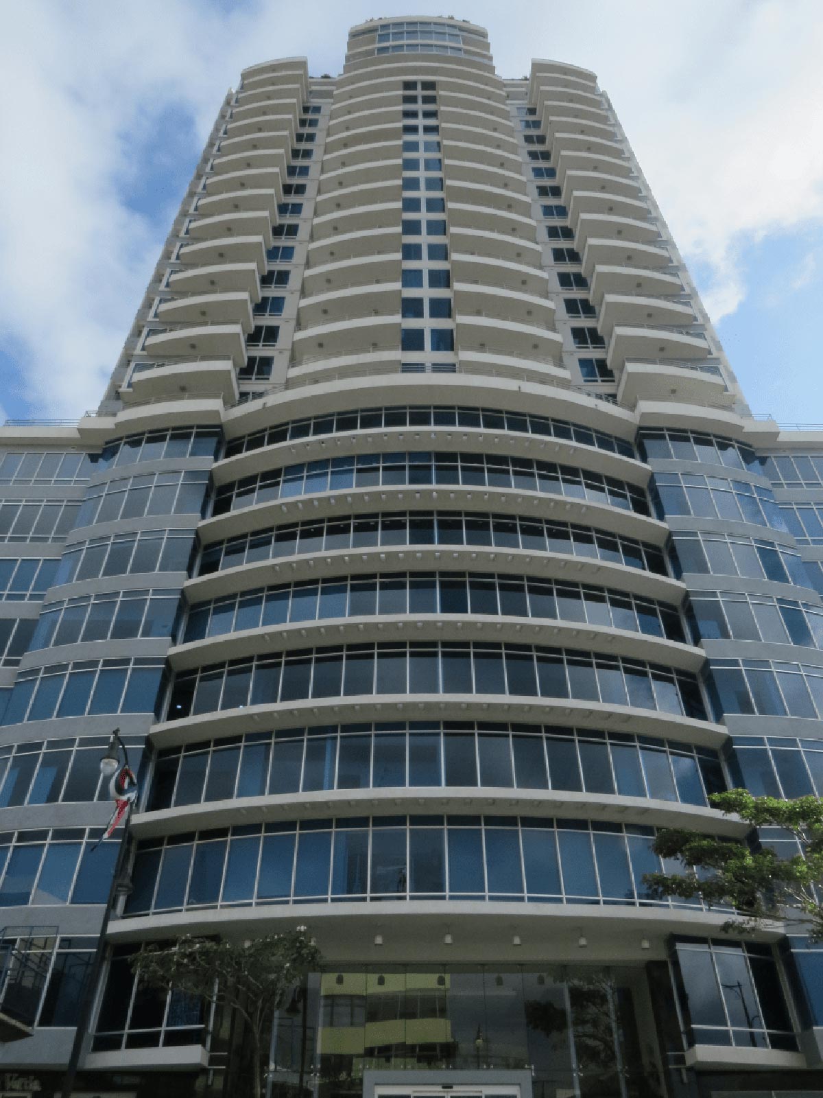 Tower Condo in the heart of the city with amazing views for rent, ID