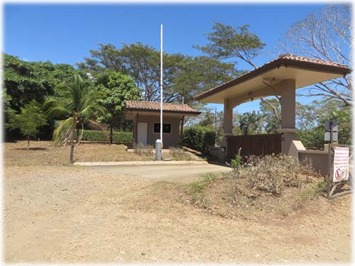 plot,land,develop,build,estate, rural, gated,ocean, mountain,views,condo, marina, stores, supermarkets,power, water,residences