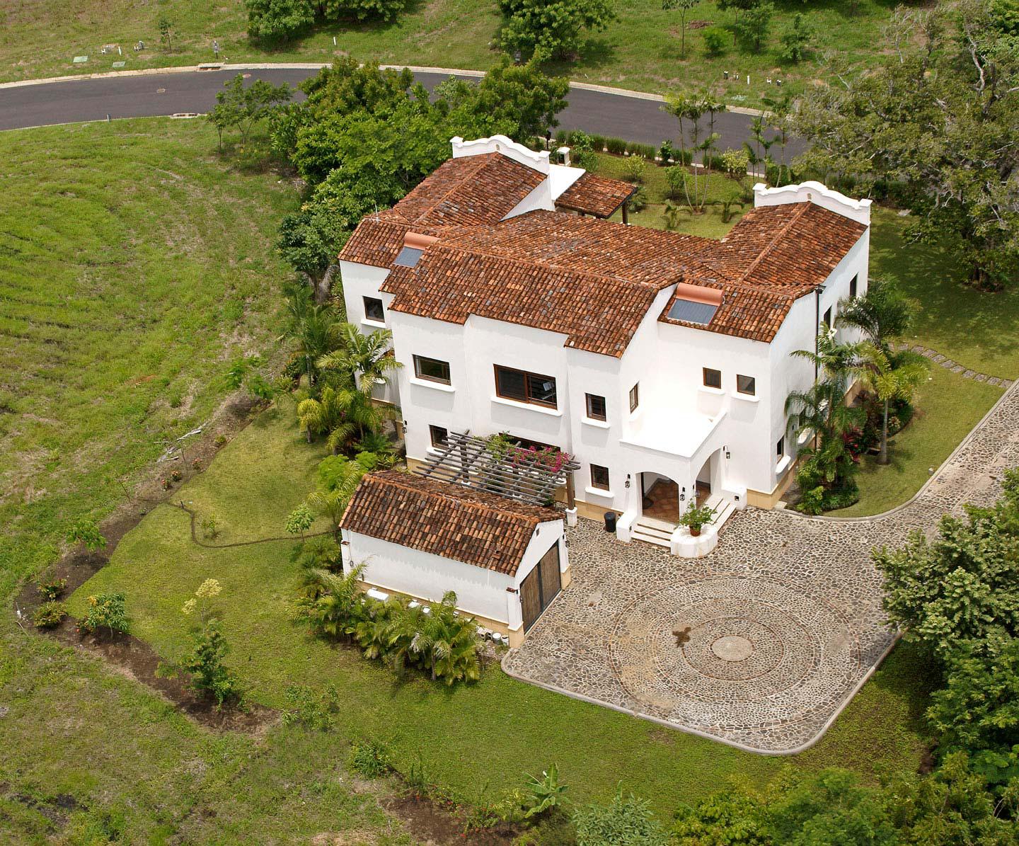luxurious beachfront villa for sale id code 2727