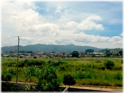 city house in san ramon costa rica, modern house san ramon costa rica,modern house in mountains of costa rica, great deal in san ramon costa rica, gated community san ramon costa rica, modern mountain living san ramon costa rica