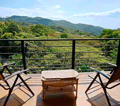 Delightful inspiring Home with Incredible views of Jungle covered mountains