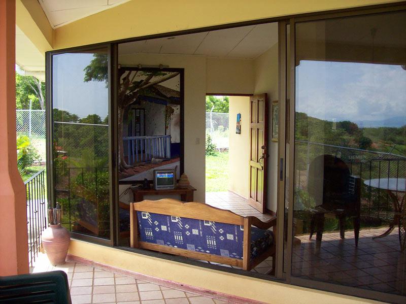 Single Family Home in Esparza for Rent, ID CODE 2260