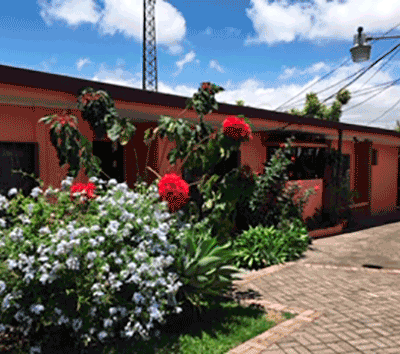 Lovely home surrounded by gardens in the heart of Heredia