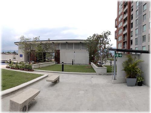 modern apartment complex, condo in San José, security 24/7,modern condo in the heart of the city