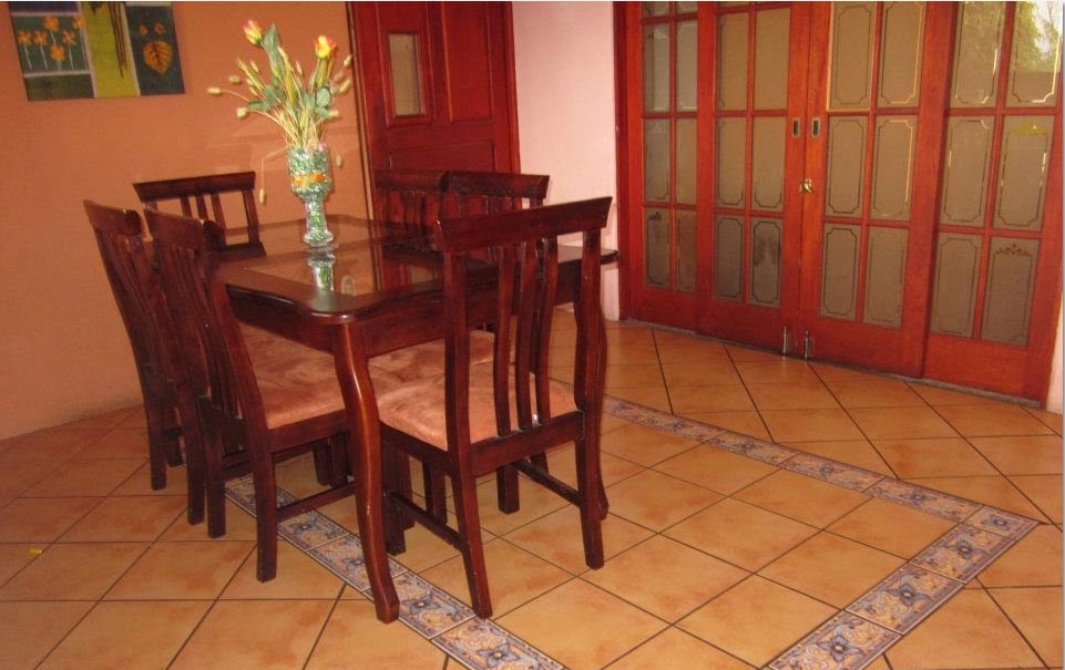 independent room outside house,