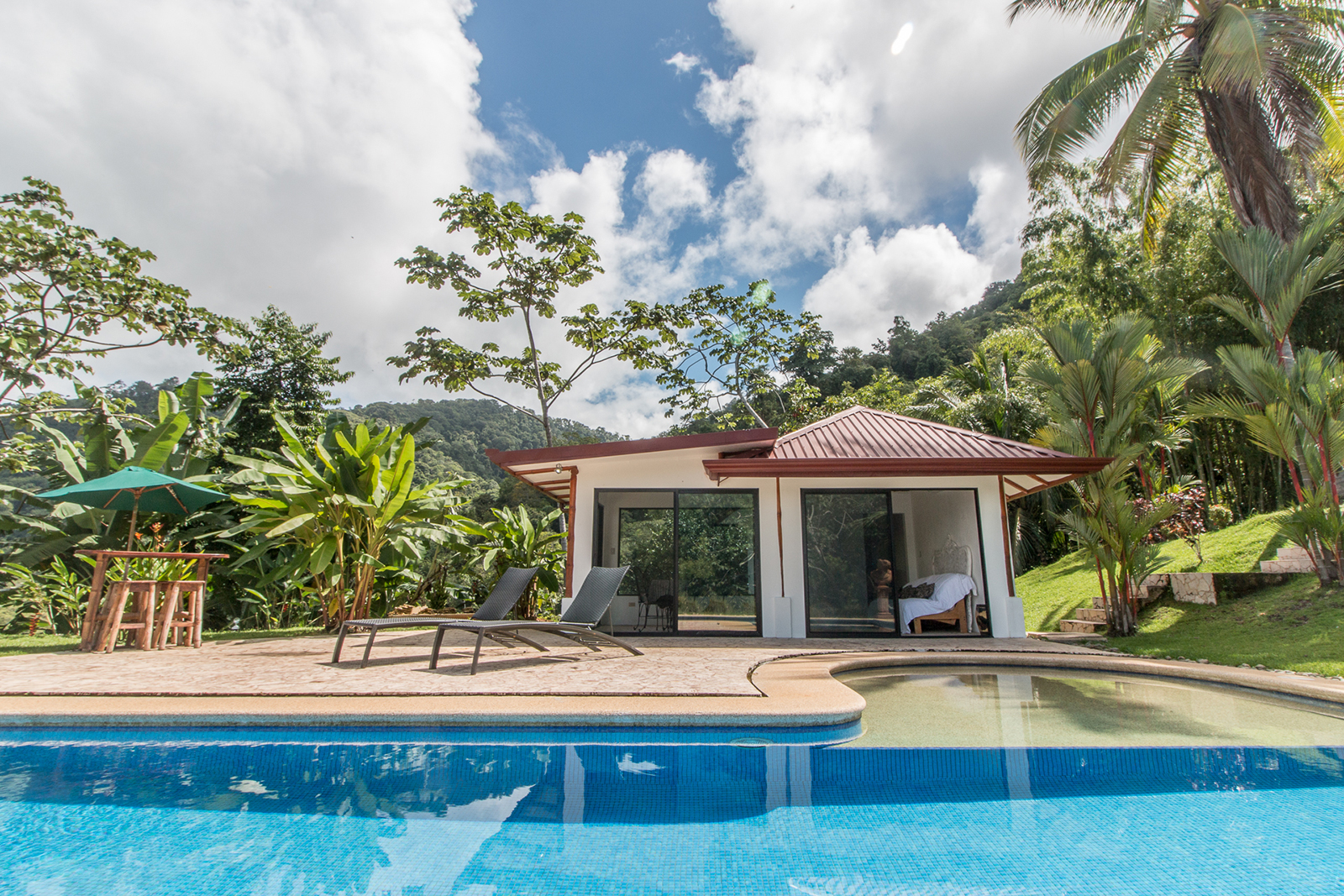 Beautiful Mountainside Home in South Pacific, ID CODE 3258