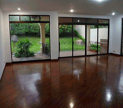 Three level pet-friendly townhouse in the heart of Escazu walking distance to all amenities
