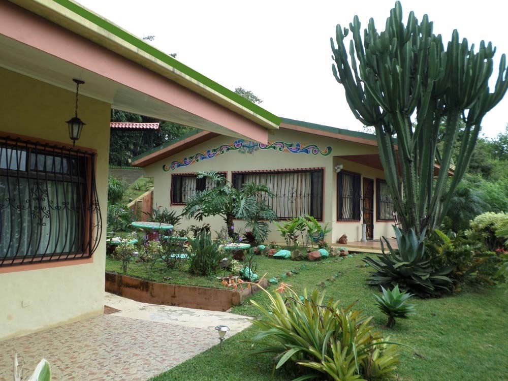 Mountain houses in San Ramon, Family Compound in San Ramon, Rental Property for Sale/Rent San Ramon, Central highlands houses for sale, houses for sale in the Mountains of Costa Rica, Live and invest in Costa Rica. Investment properties of costa rica, line in san ramon costa rica, san ramon costa rica, homes for rent in san ramon costa rica