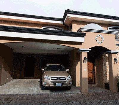 Two-Level Pet-Friendly Home in a Gated Community in La Rivera de Belen