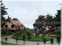 Wonderful mountain residence with forest area for sale in Heredia